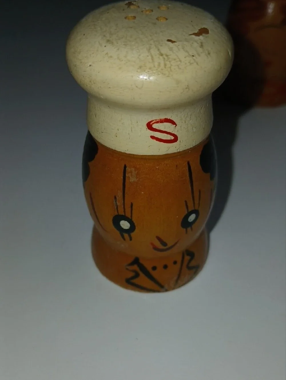 Vintage Wooden Man And Woman White Red Chef Hats Salt & Pepper Shakers